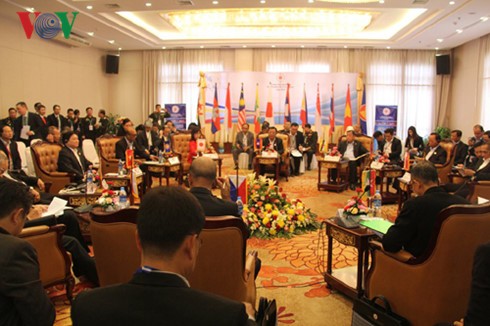 В Лаосе прошли ADMM в узком формате и неформальная встреча министров обороны стран АСЕАН и Японии - ảnh 1